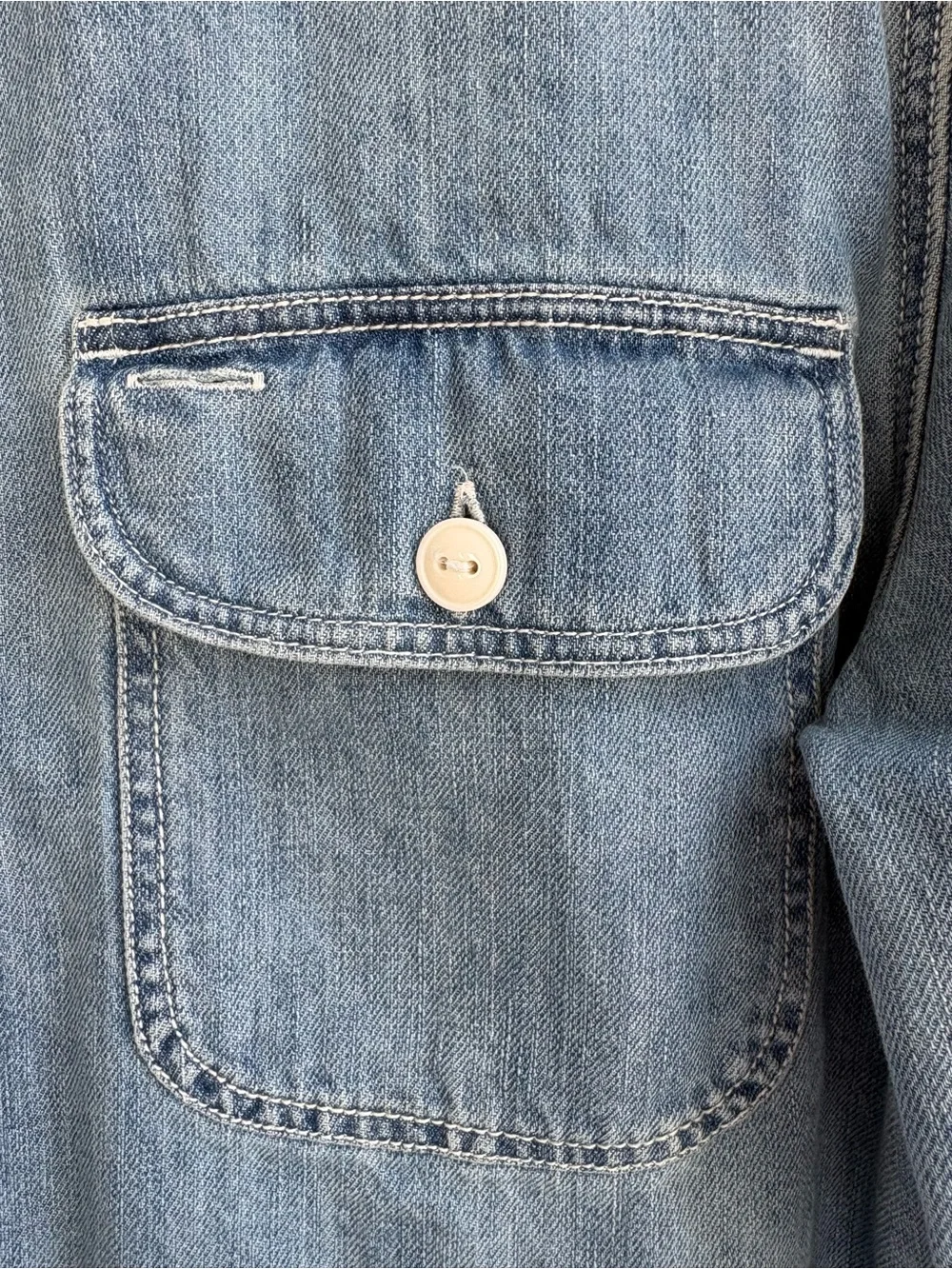 Crew Men’s Medium Chambray Denim Button Front Shirt Casual Classic Western - Picture 3 of 12